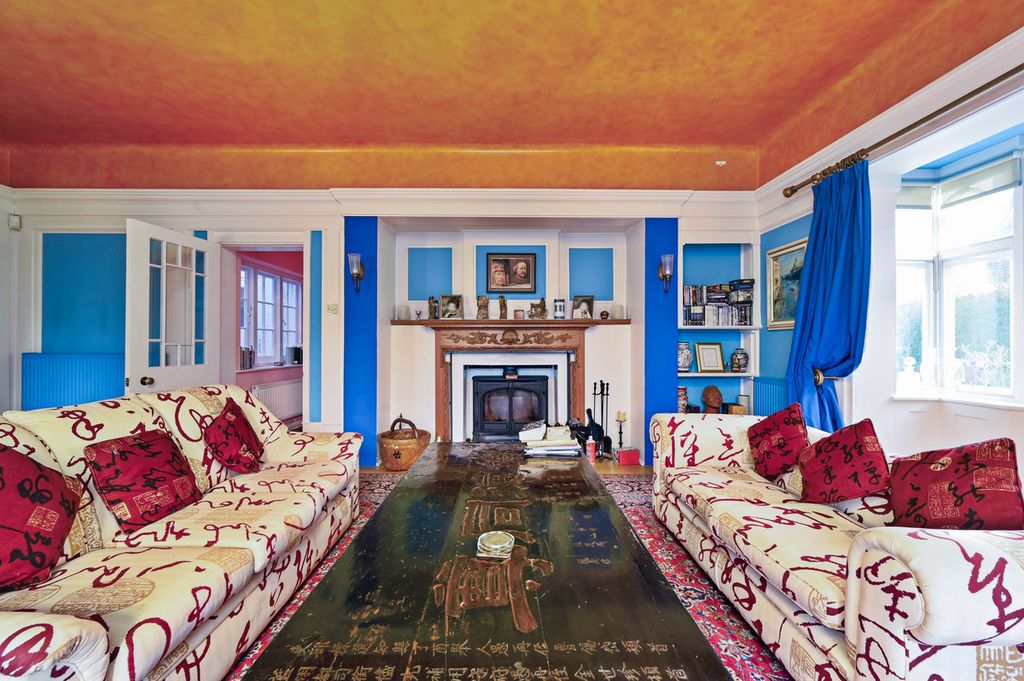 Property photo 2 of 24