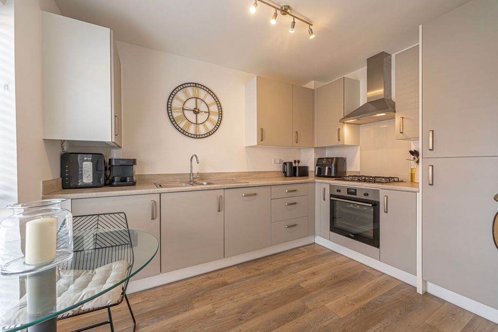 Property photo 2 of 29