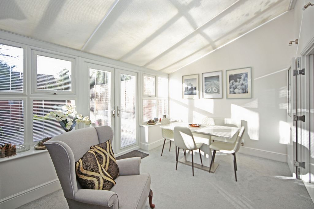 Property photo 3 of 20 Orangery