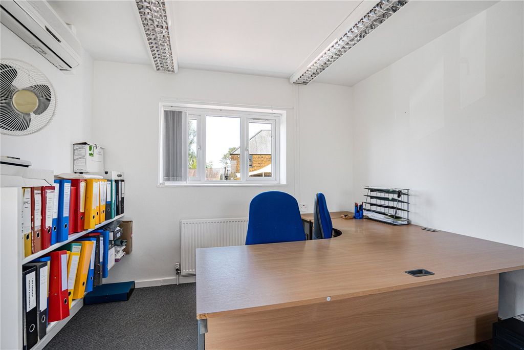 Property photo 3 of 7 Office