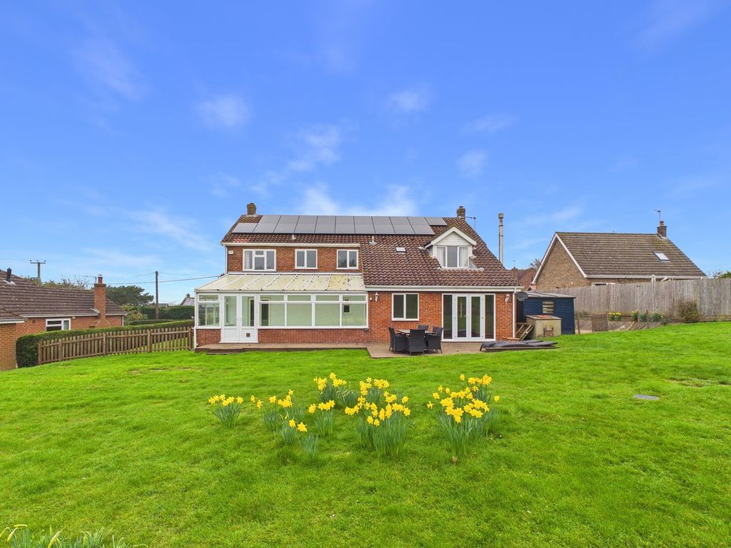 Property photo 1 of 32