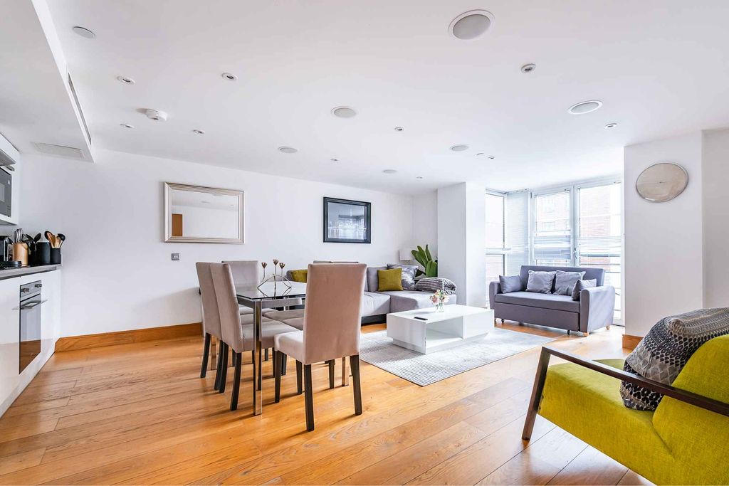 Property photo 3 of 8