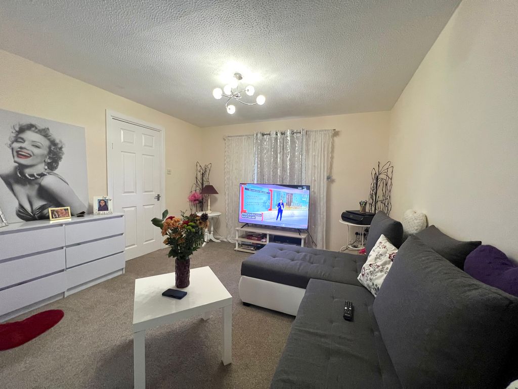 Property photo 2 of 12 Living Room