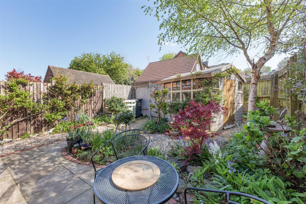 Property photo 2 of 14 Garden A.Jpg