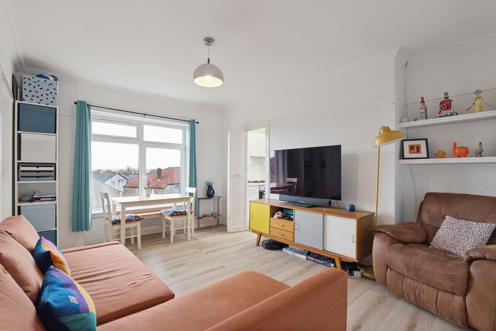 Property photo 2 of 21