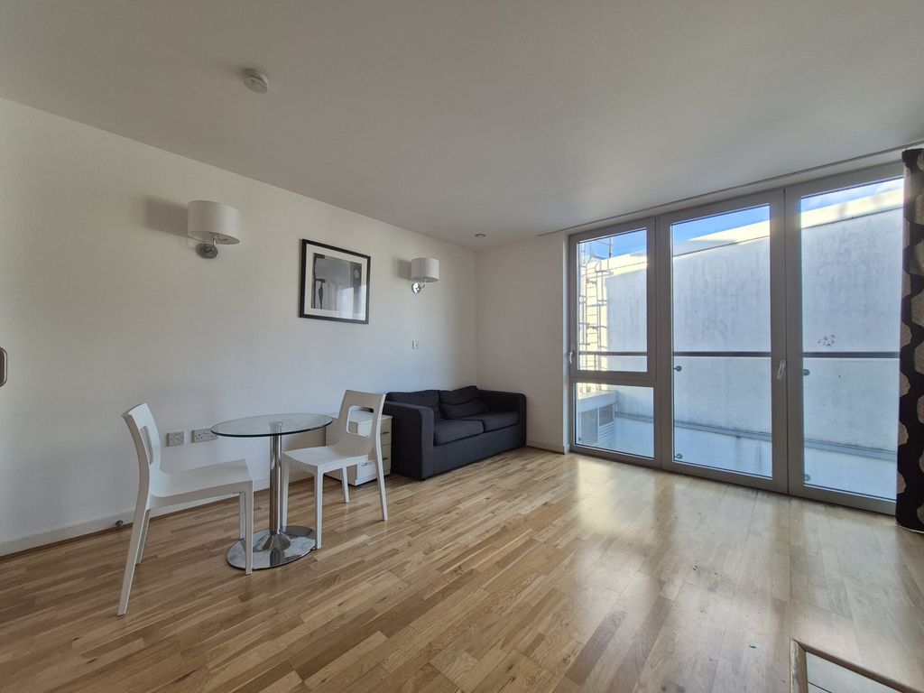 Property photo 3 of 6