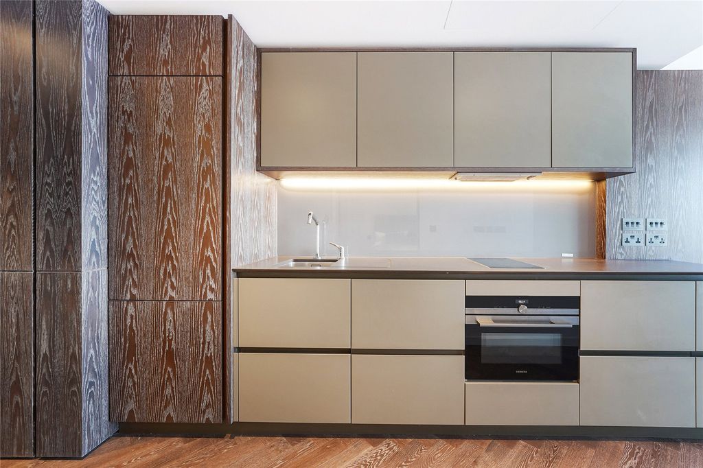 Property photo 1 of 11 Kitchen