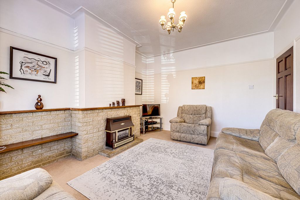 Property photo 3 of 25