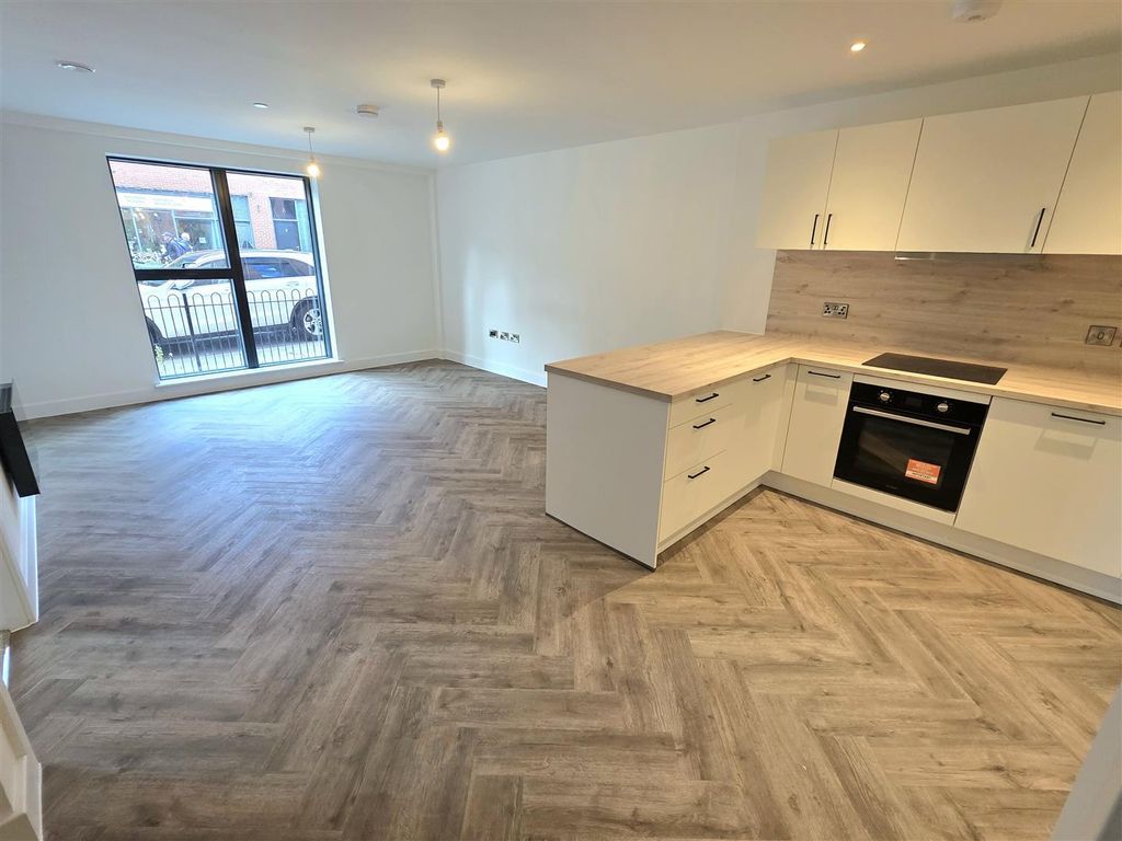 Property photo 2 of 8 Kitchen