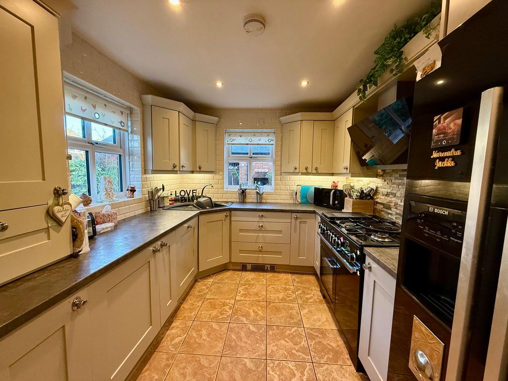 Property photo 2 of 24