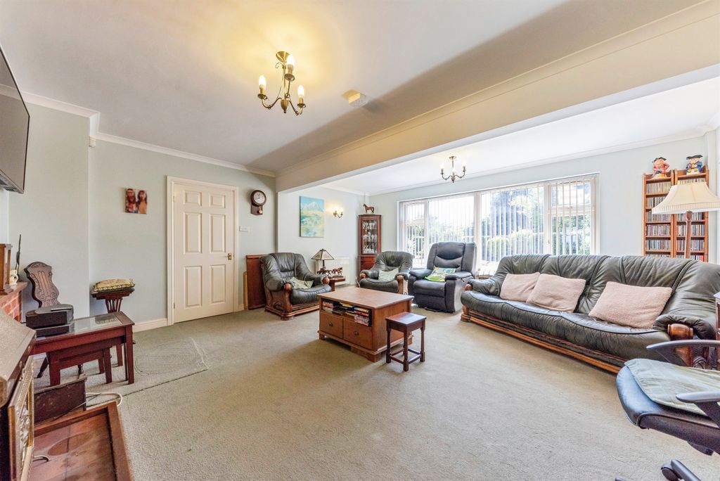Property photo 3 of 19