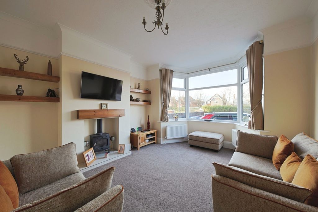 Property photo 2 of 20 4535502
