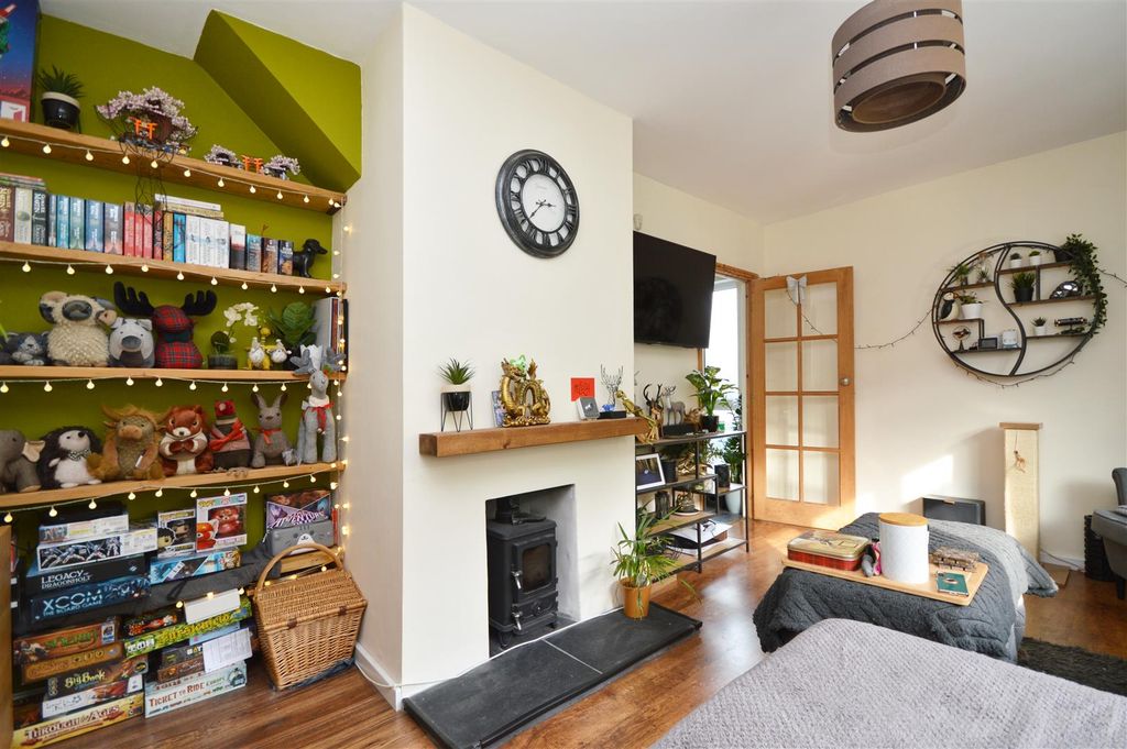 Property photo 2 of 10 Sitting Room