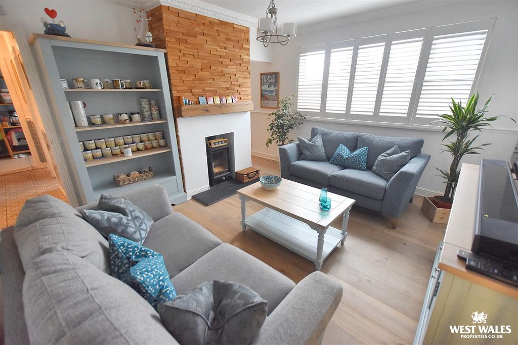 Property photo 2 of 28 18 (11).Jpg