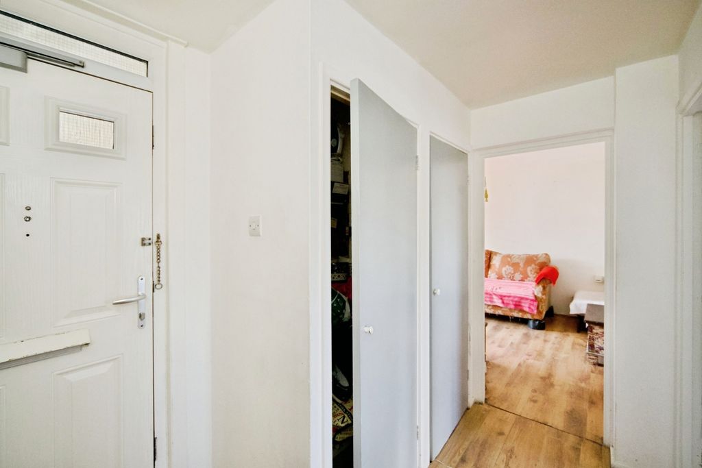 Property photo 3 of 23 Pbox-Img.Jpg