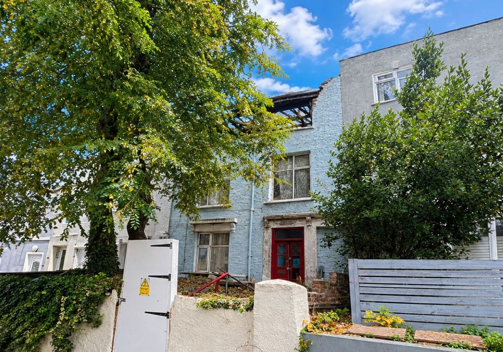 Property photo 1 of 10