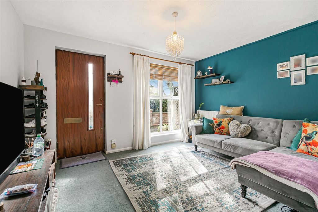 Property photo 3 of 11