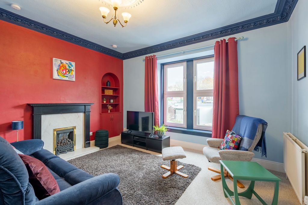 Property photo 2 of 20 Living Room