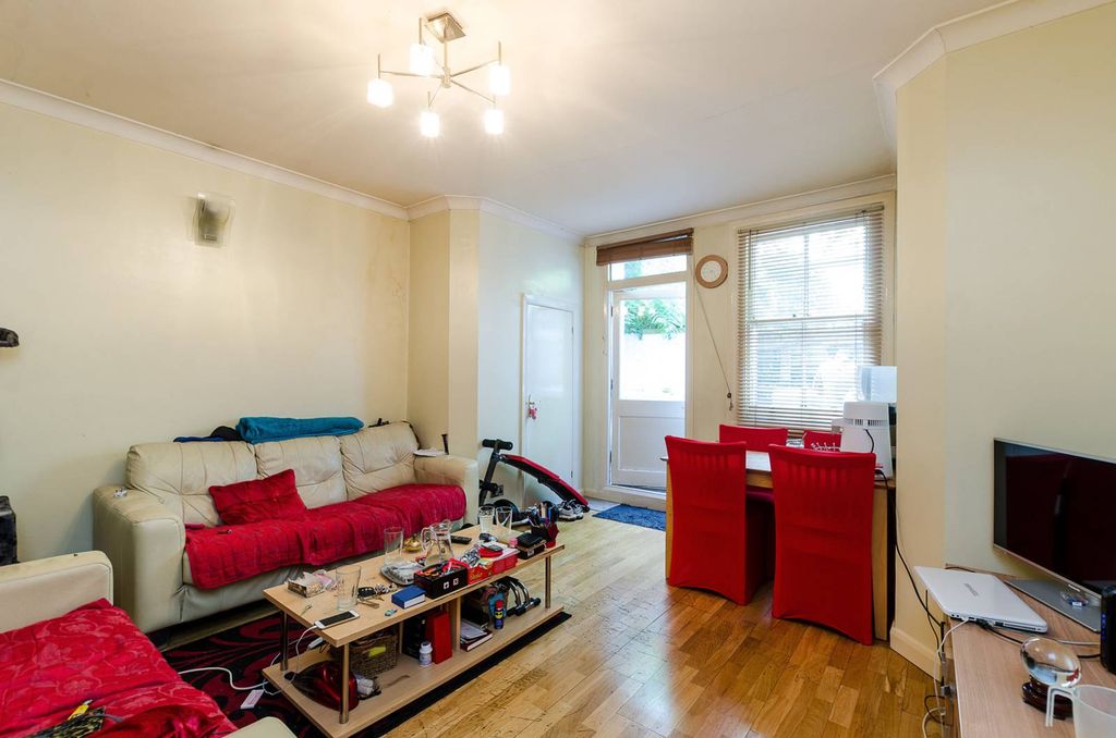 Property photo 1 of 8