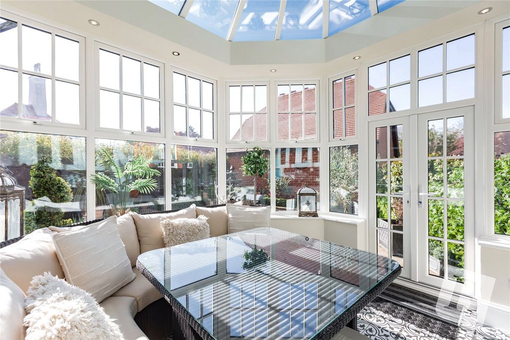 Property photo 3 of 16 Picture No. 05