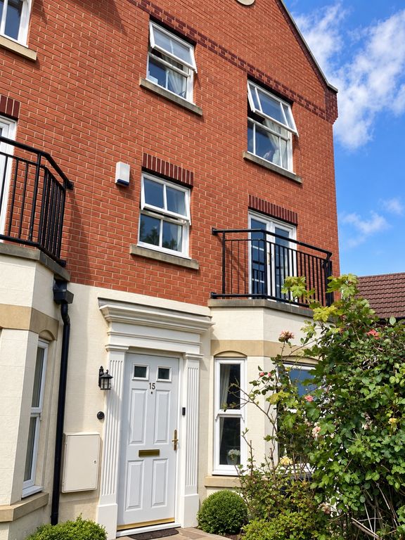 Property photo 1 of 2 Front
