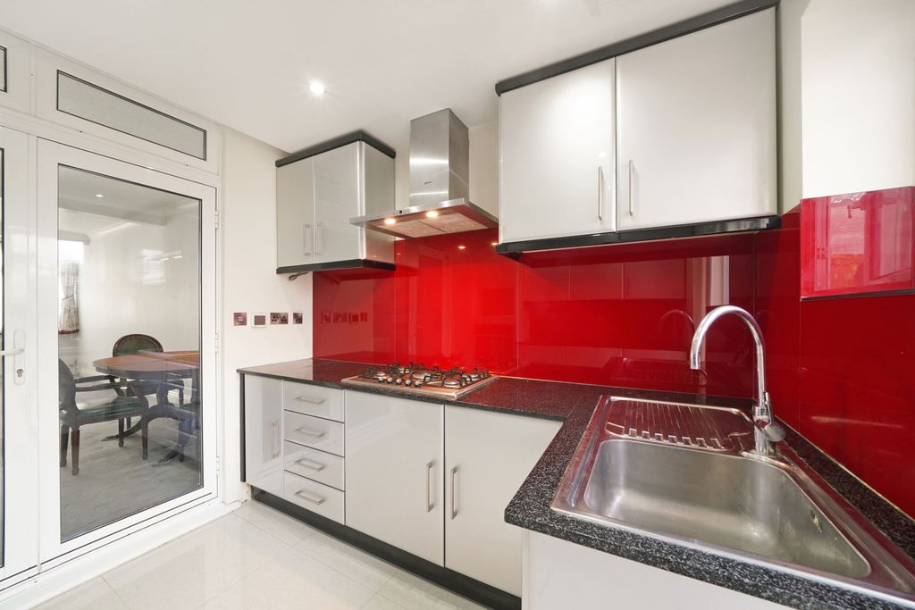 Property photo 3 of 15