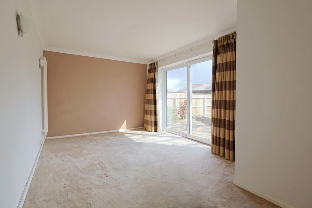 Property photo 3 of 16 Living Room