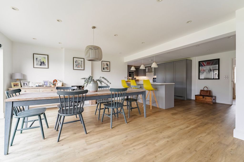 Property photo 3 of 29