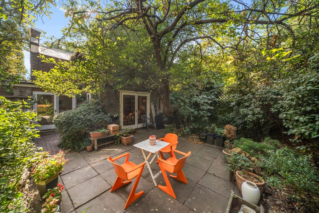 Property photo 2 of 13