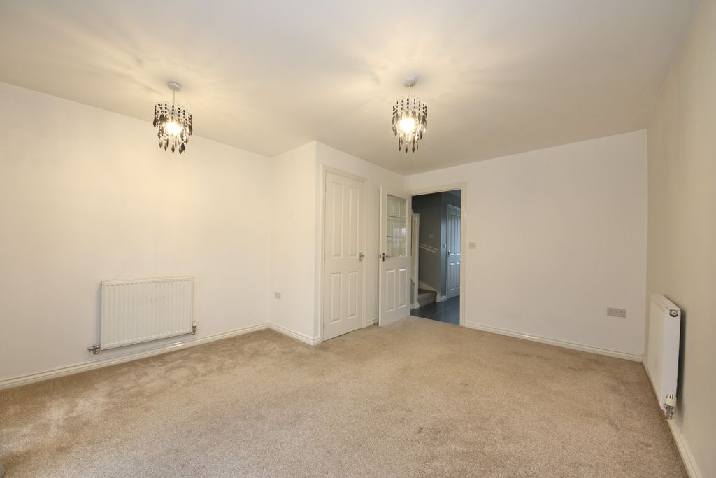 Property photo 3 of 17 Image 2