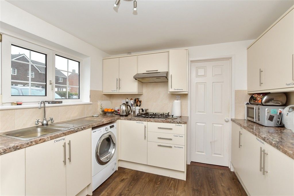 Property photo 3 of 14 Kitchen