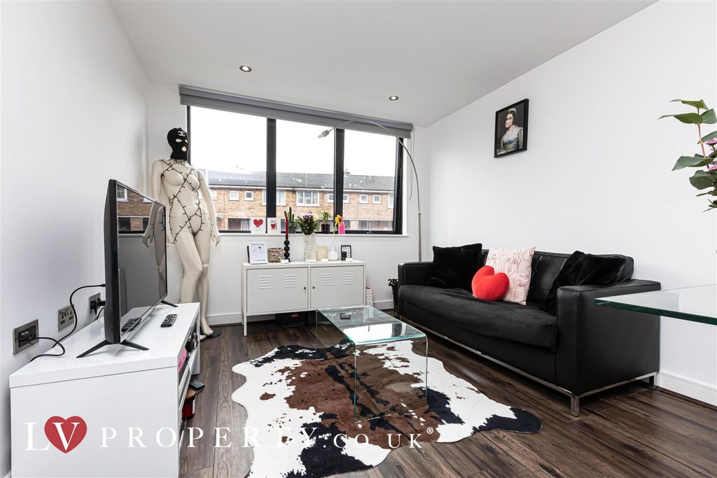 Property photo 2 of 9 3.Jpg
