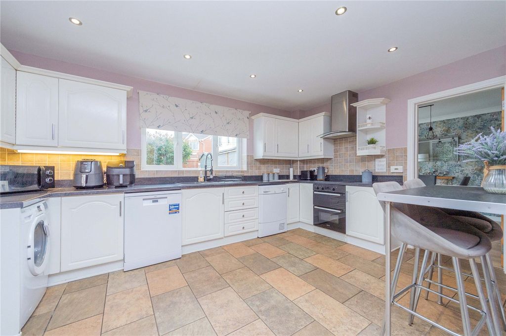 Property photo 3 of 42 Picture No. 21