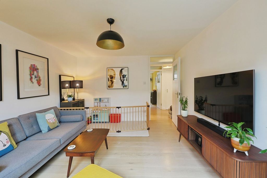 Property photo 2 of 21 Pbox-Img.Jpg