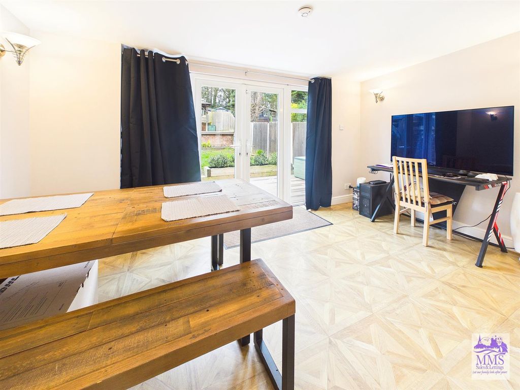 Property photo 3 of 19 Cam04098G0-Pr0169-Still011.Jpg