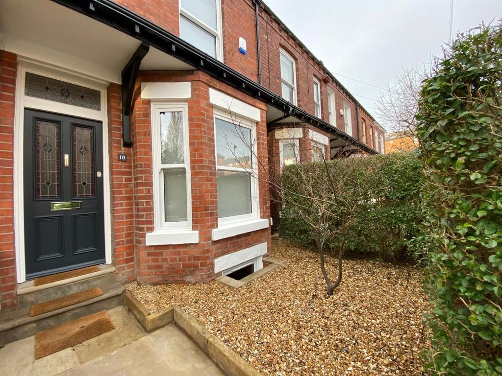 Property photo 1 of 25