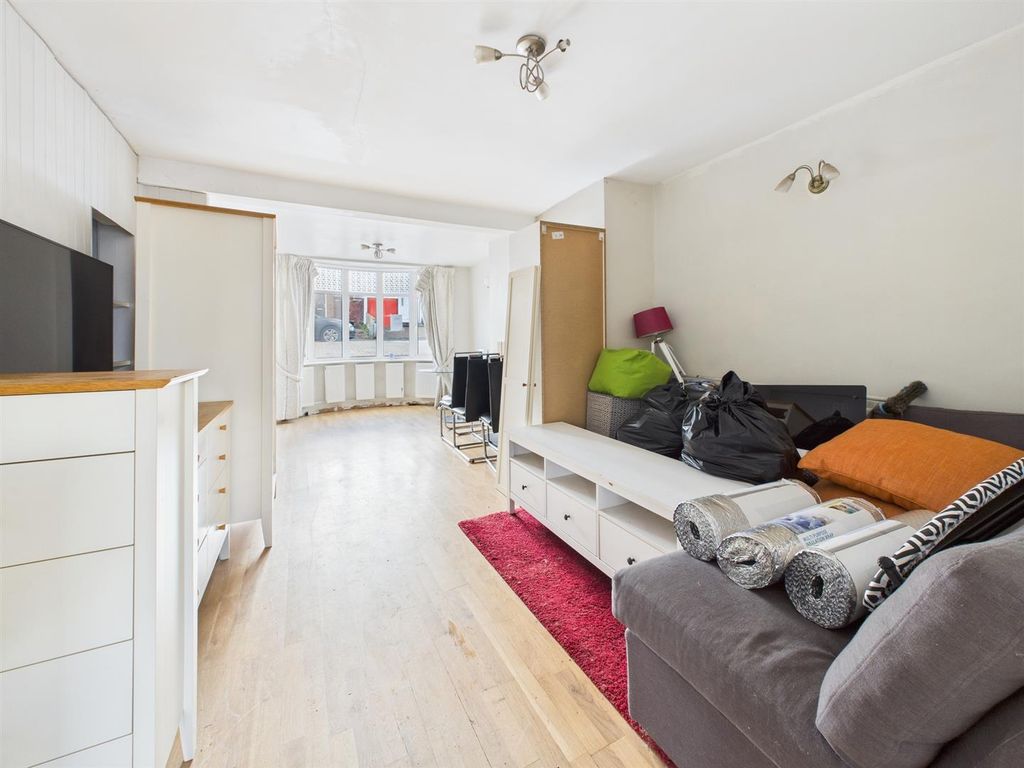 Property photo 3 of 13 Cam05510G0-Pr0140-Still002.Jpg