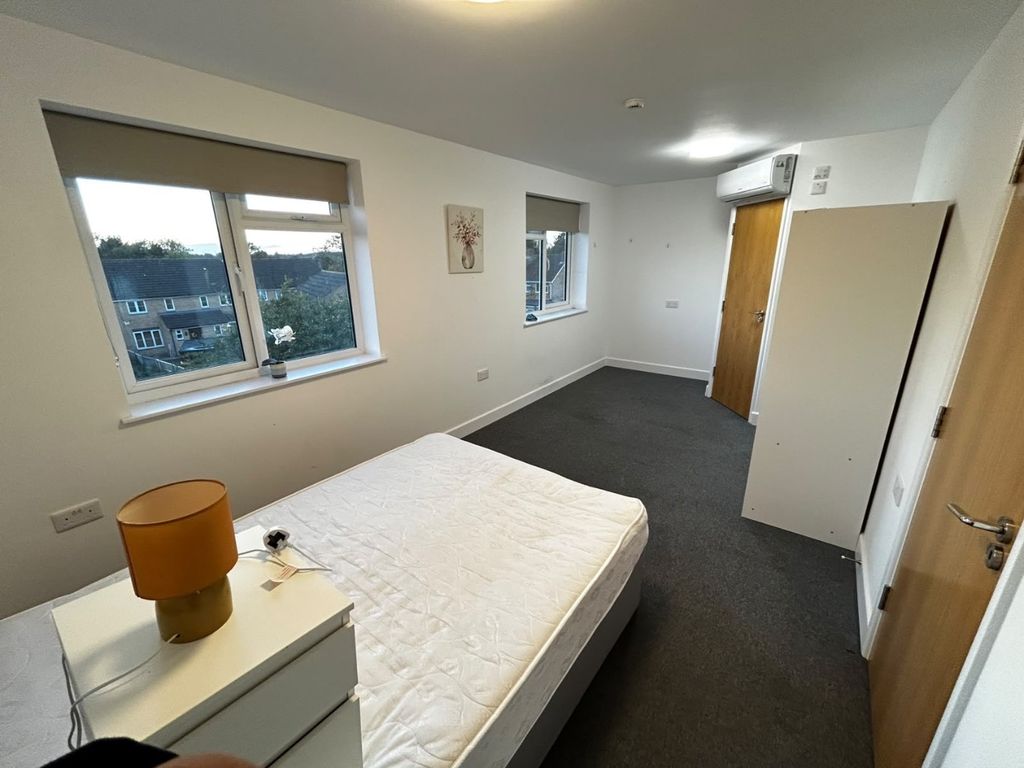 Property photo 2 of 5 6119451