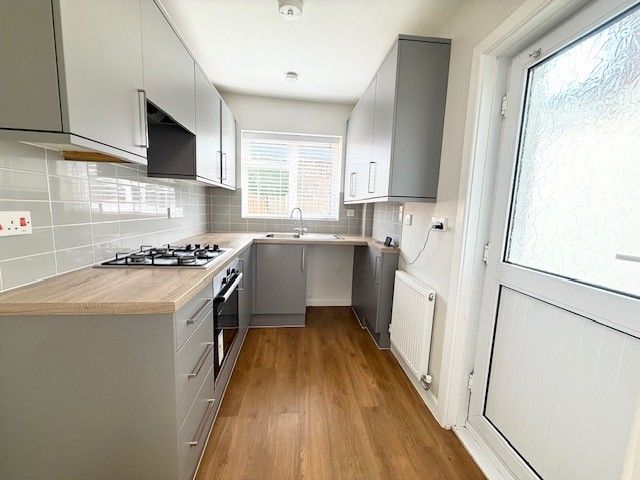 Property photo 2 of 12 Kitchen