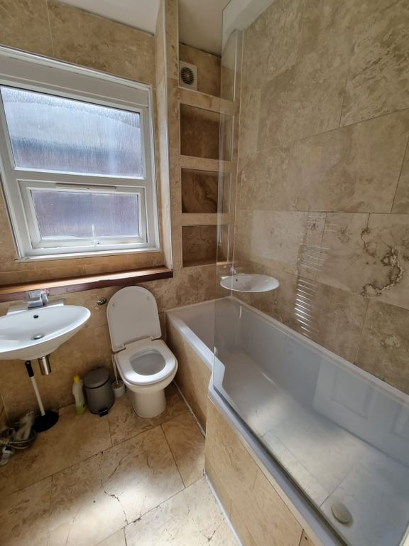 Property photo 3 of 8 Gallery
