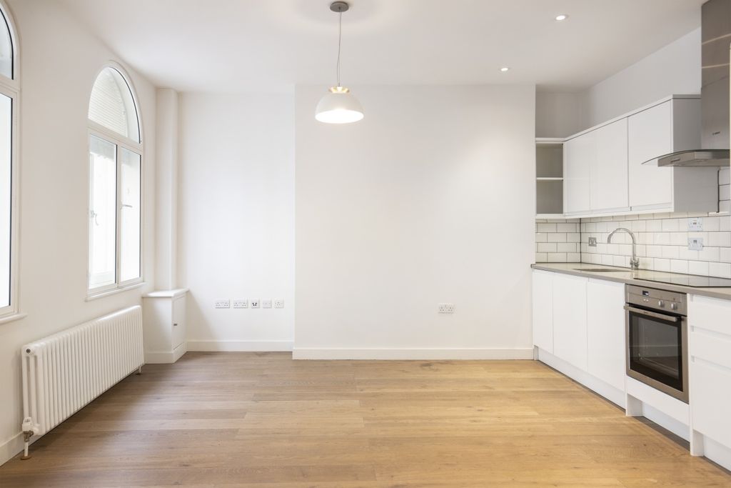 Property photo 3 of 12 Image
