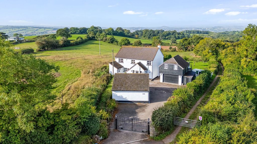 Property photo 2 of 37