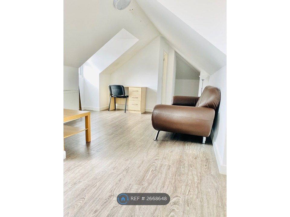 Property photo 1 of 35 Bedroom 7