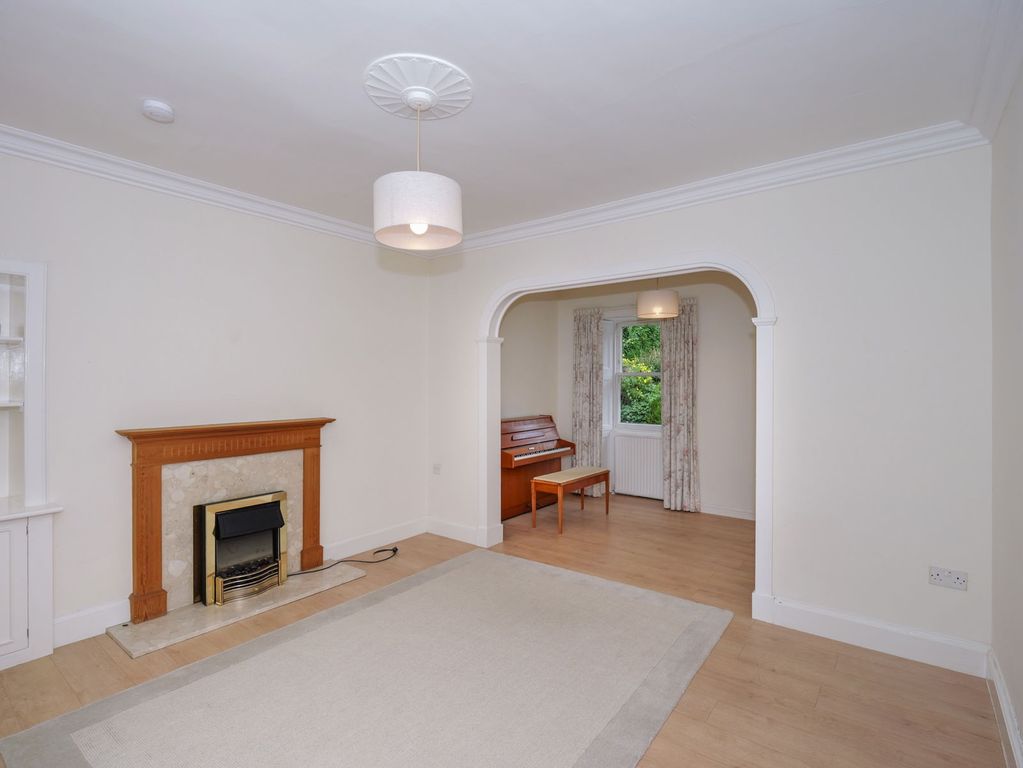 Property photo 2 of 32