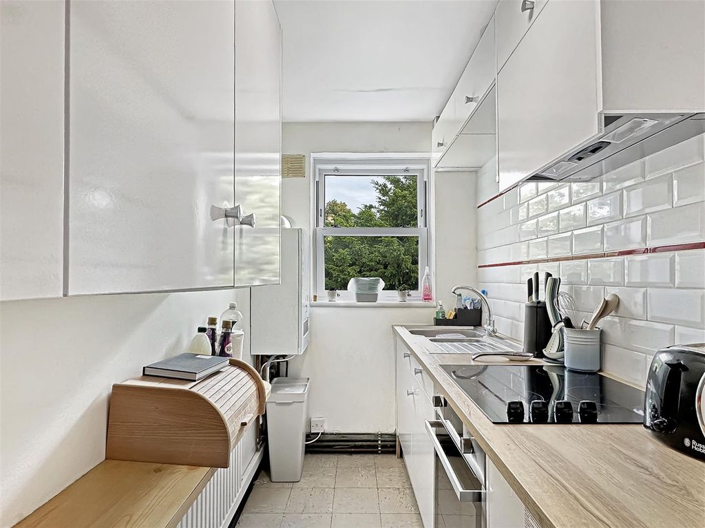 Property photo 3 of 9 Kitchen.Jpg