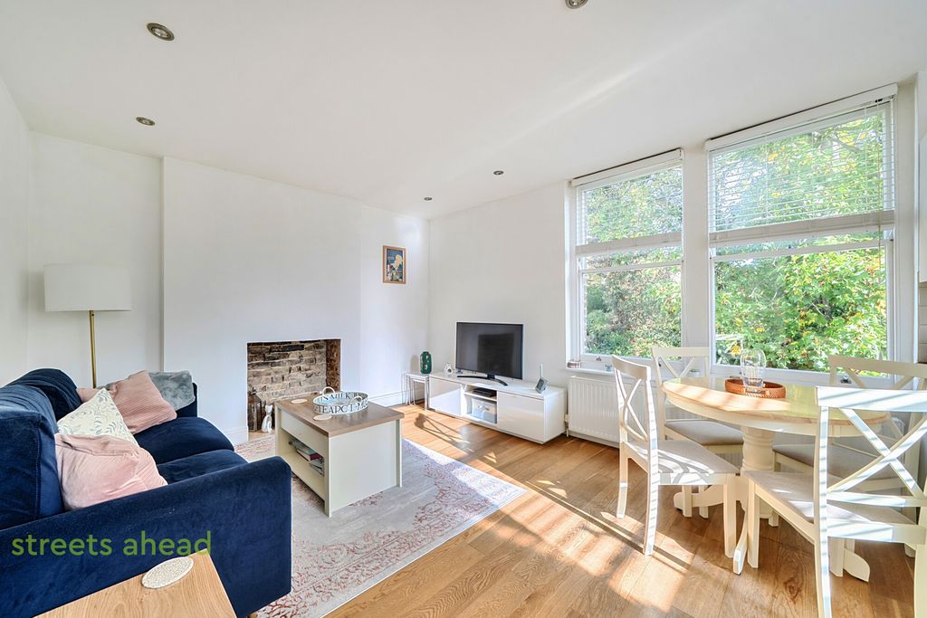 Property photo 1 of 13 31E2Cffc-98Af-4dc...