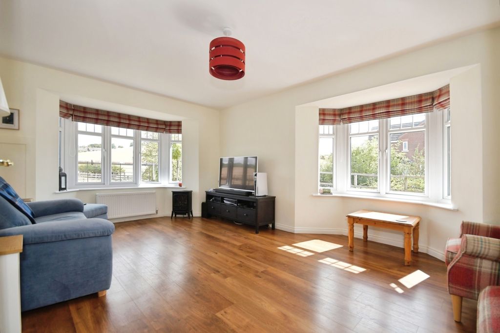 Property photo 2 of 17 Pbox-Img.Jpg