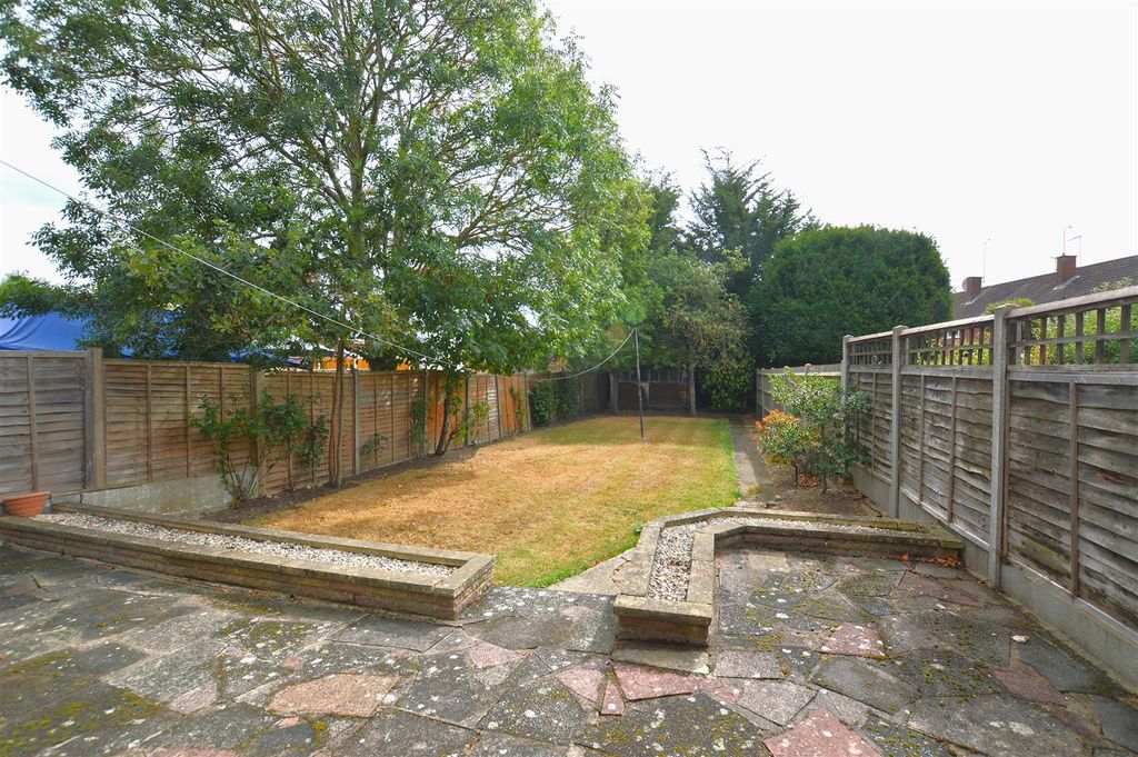 Property photo 3 of 11 Rosebery Road Garden.Jpg