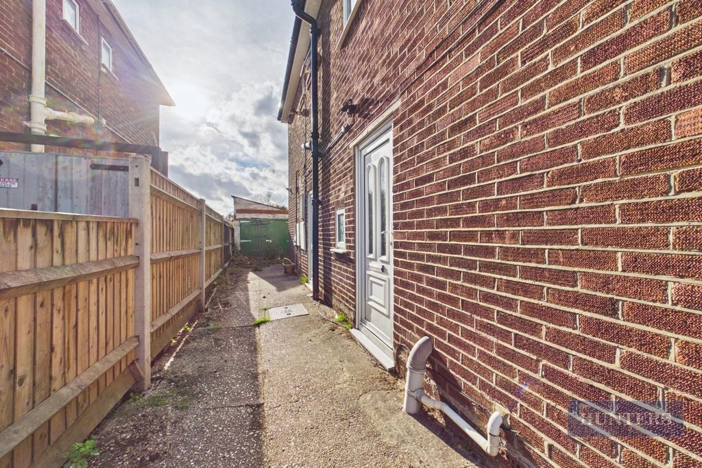 Property photo 2 of 8 Cam05152G0-Pr0558-Still012.Jpg