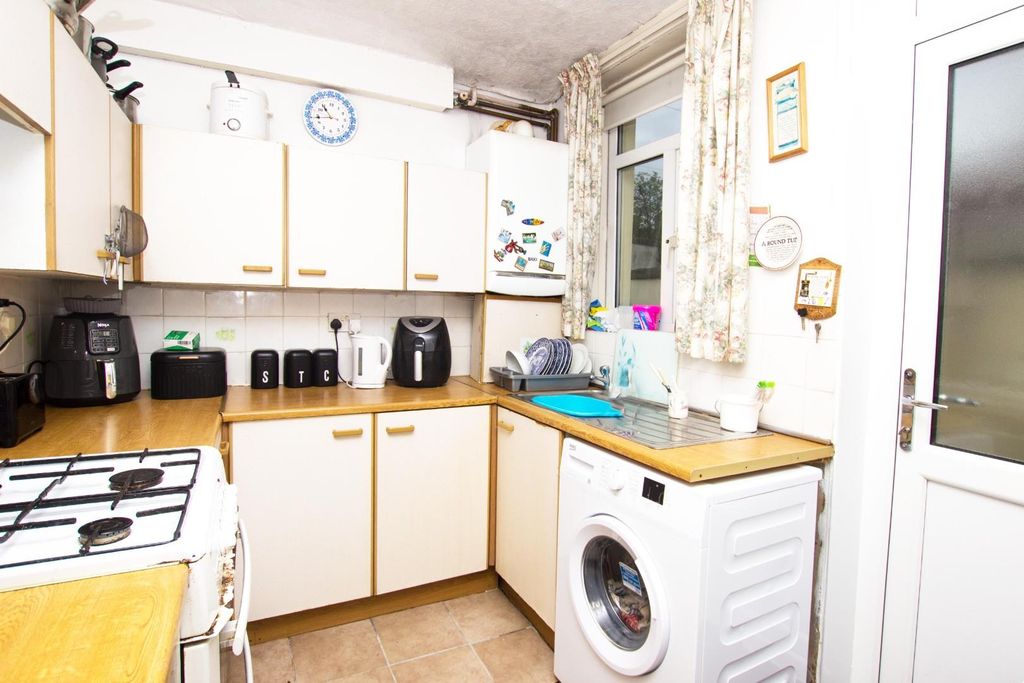 Property photo 2 of 6 Sandon Street (4).Jpg